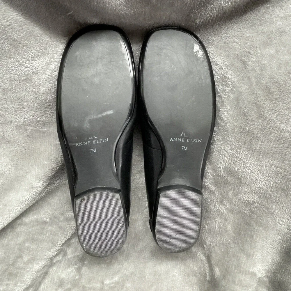 Women's Anne Klein Leather Loafers Shoes Size‎ 7  Gently Worn Good Condition!